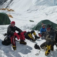 everest25-team-at-north-col