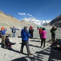 everest-tourists