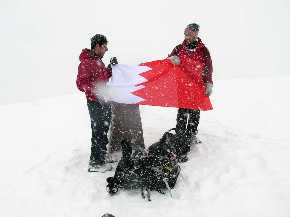 010-ben-nevis-mountain-track-bahraini-boys-on-the-summit