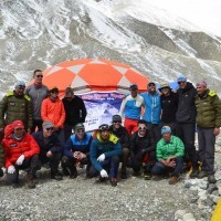 everest-team-photo