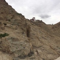 Walking up to Leh palace