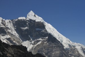 Lobuche from the Cho La