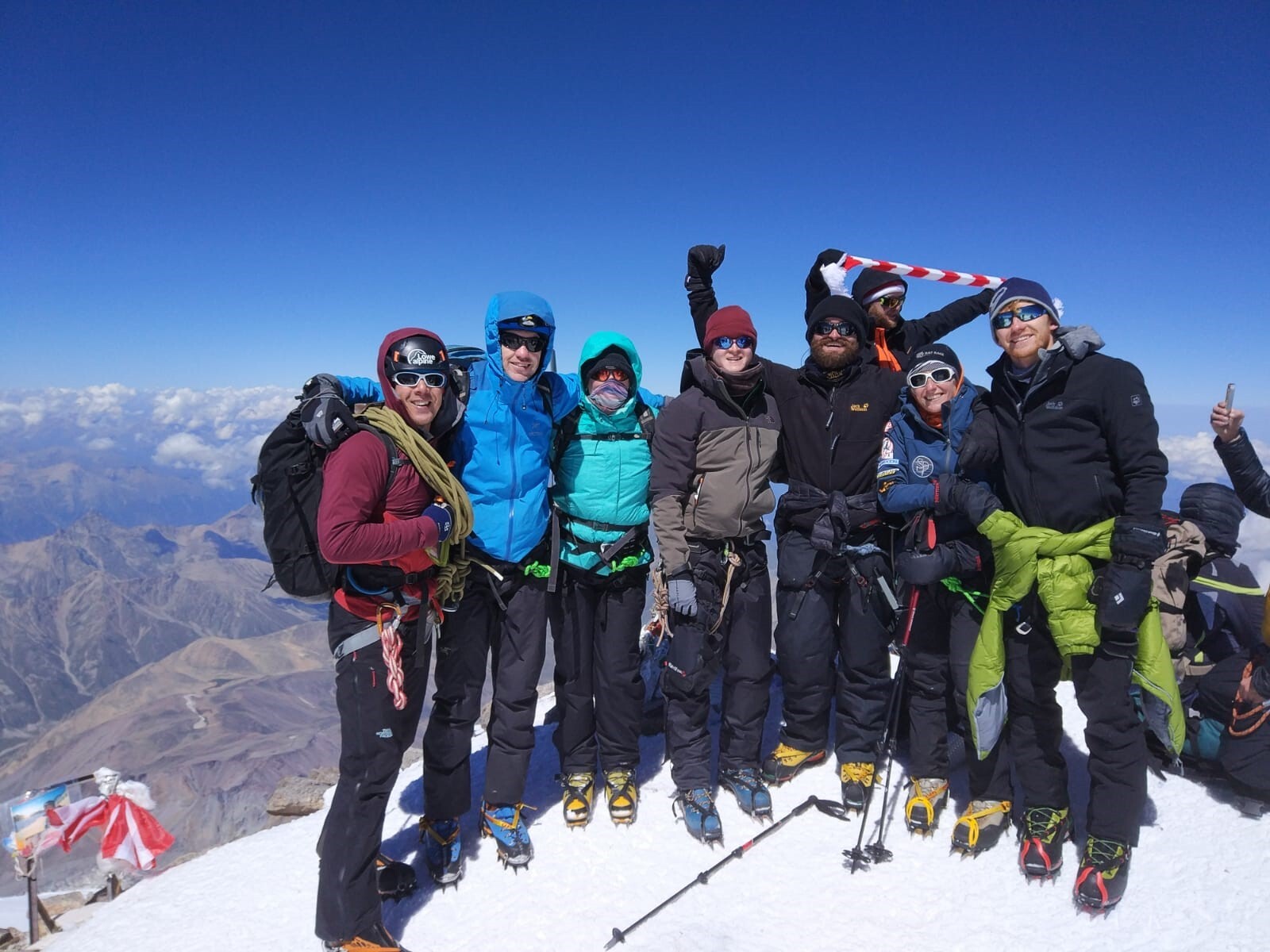 Elbrus-summit-9-aug-18-KA01