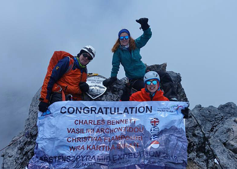 Carstensz-pyramid-summit-CB-18