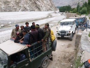 porters on way in