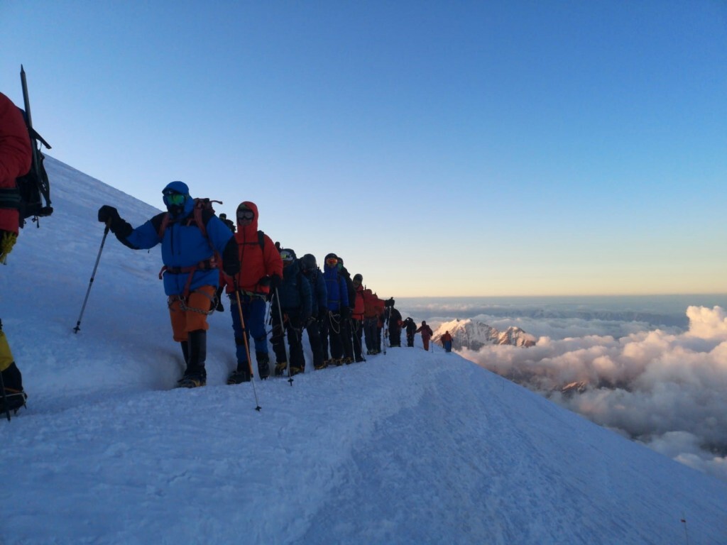 15 Elbrus summit day traverse