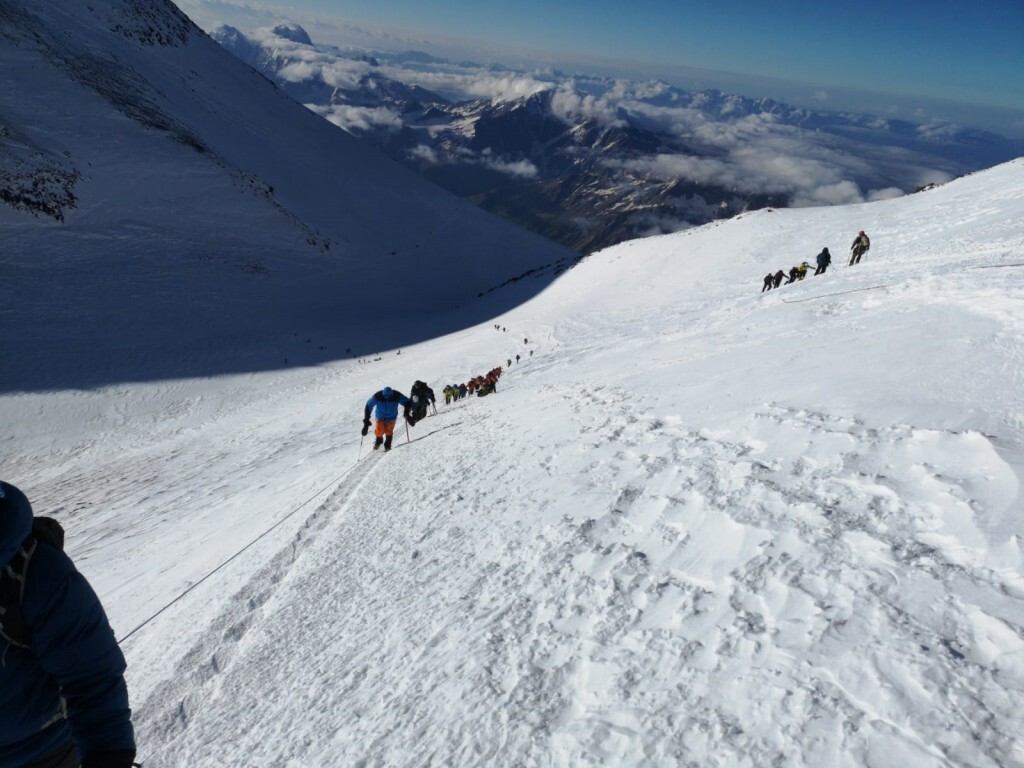 18 Elbrus summit fixed lines