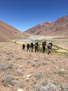 Approaching Casa de Piedra